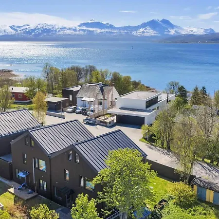 Centrally Located On Tromsoya Apartamento Tromsø